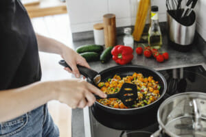 The Debate Between Eating Out and Home Cooking 